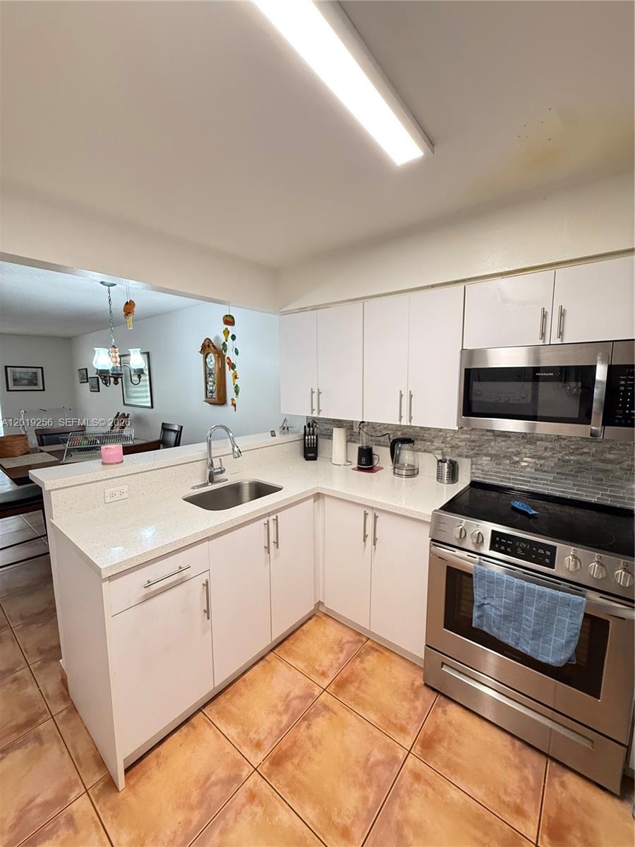 SOUTH LAKE VILLAS CONDO - Residential