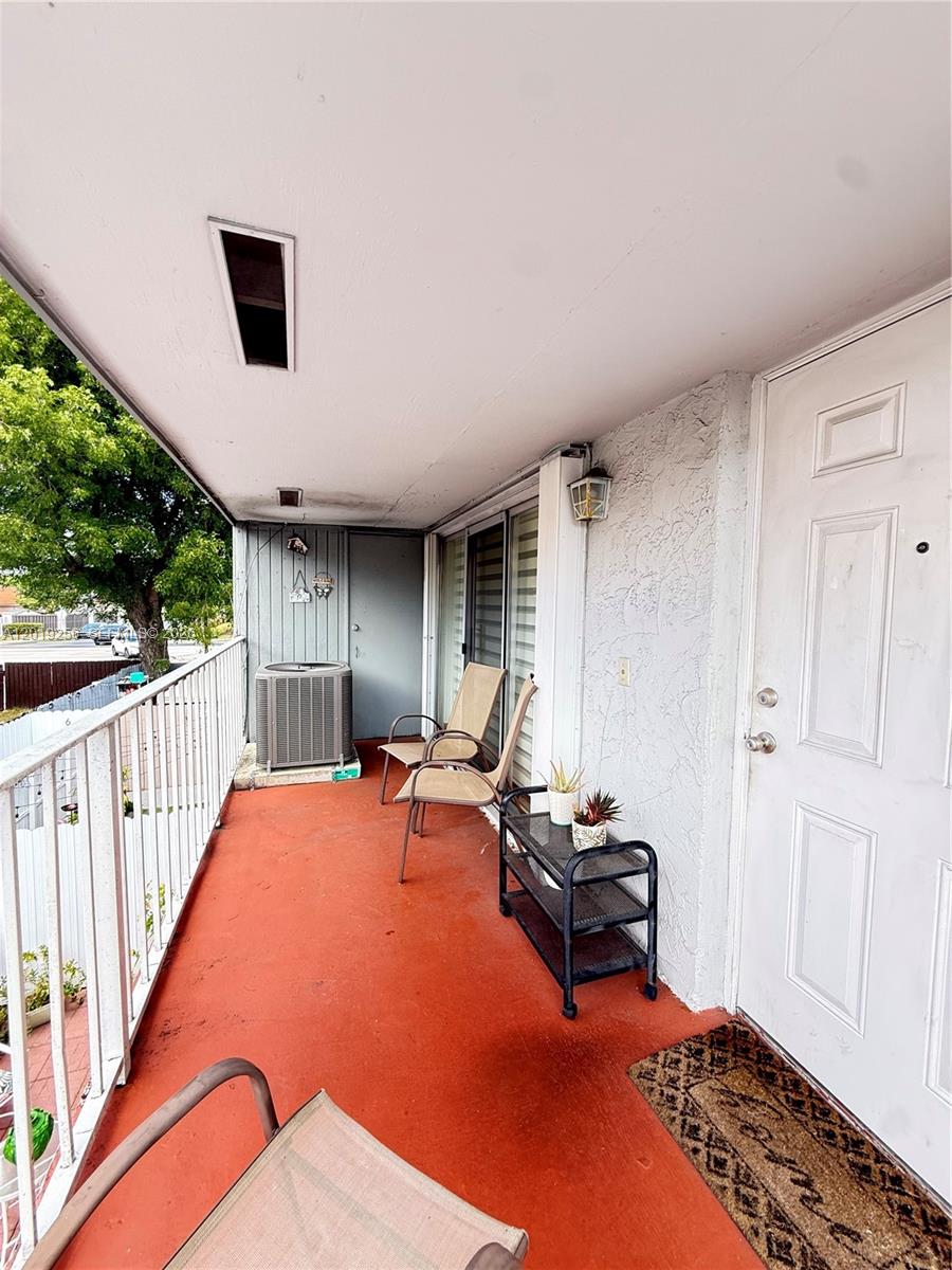 SOUTH LAKE VILLAS CONDO - Residential