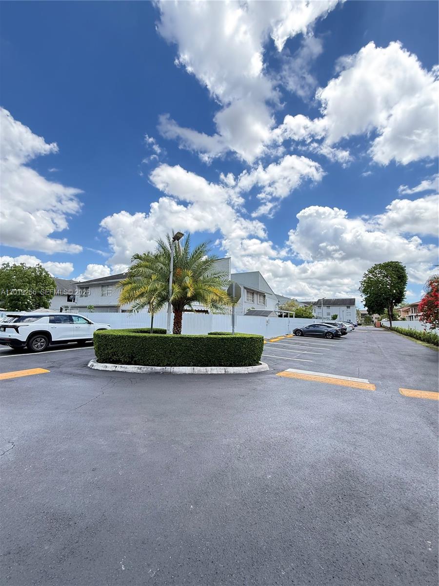 SOUTH LAKE VILLAS CONDO - Residential