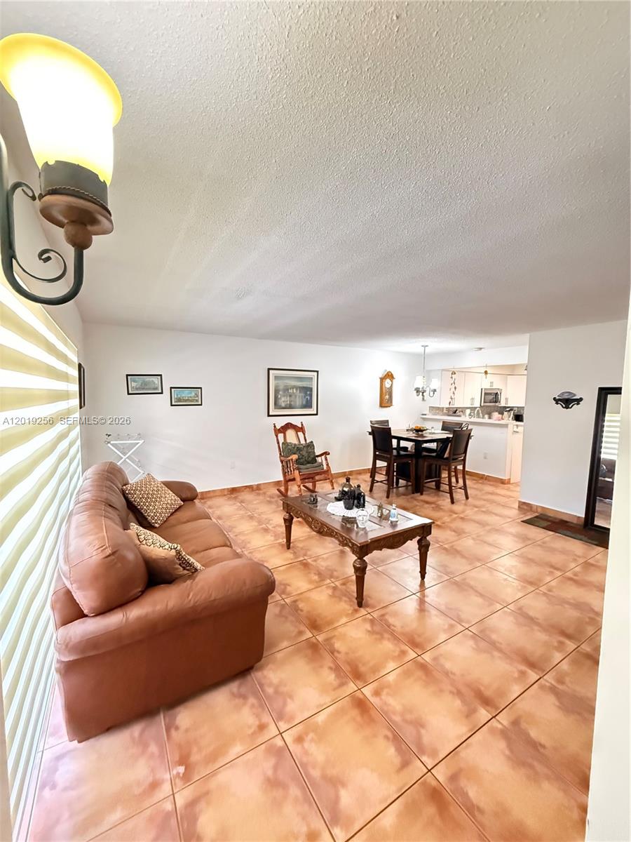 SOUTH LAKE VILLAS CONDO - Residential