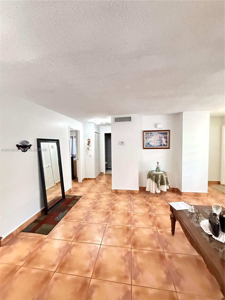 SOUTH LAKE VILLAS CONDO - Residential