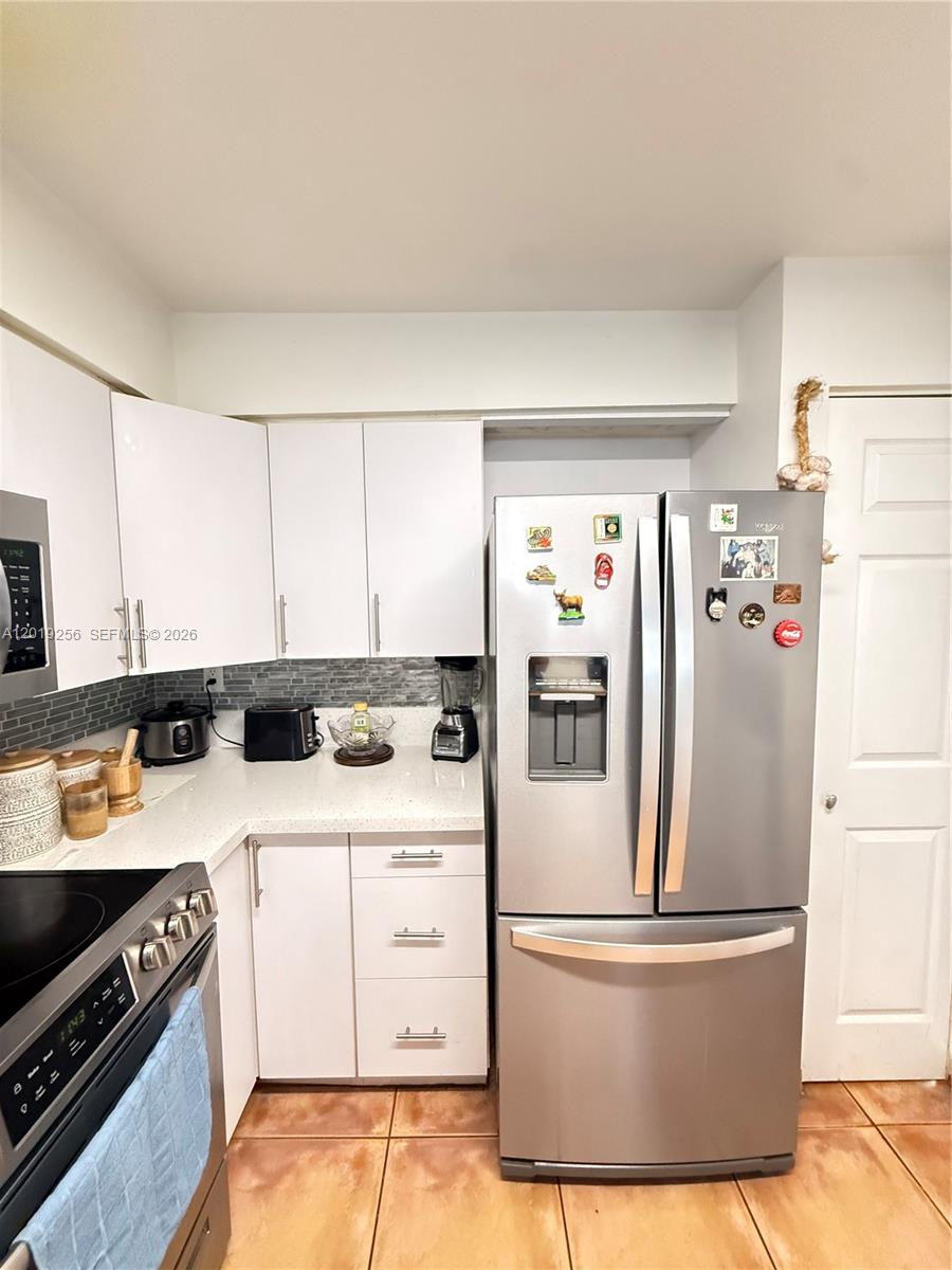 SOUTH LAKE VILLAS CONDO - Residential