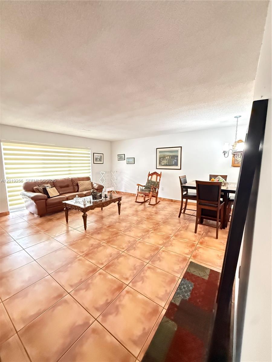 SOUTH LAKE VILLAS CONDO - Residential