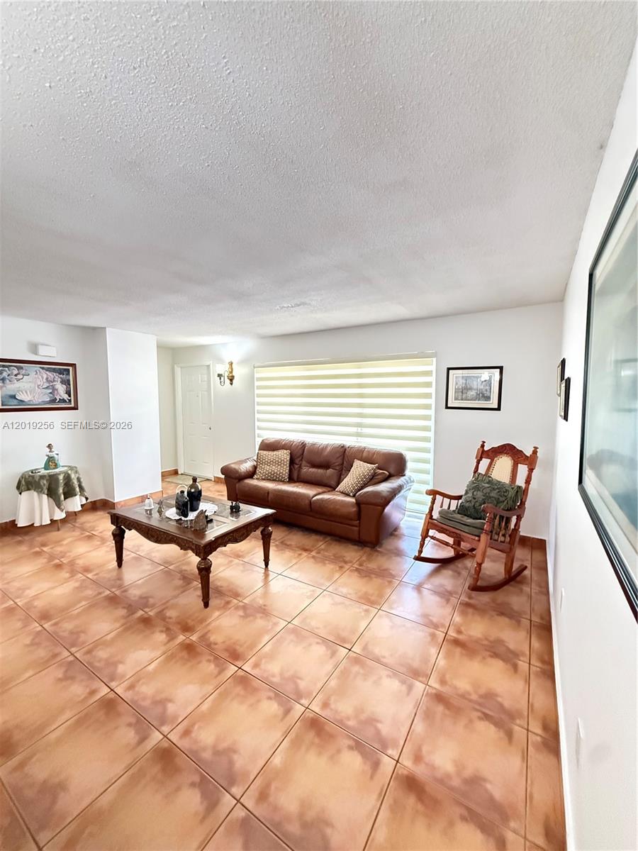 SOUTH LAKE VILLAS CONDO - Residential