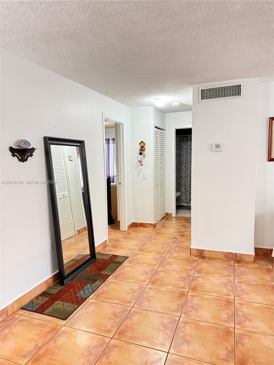 SOUTH LAKE VILLAS CONDO - Residential