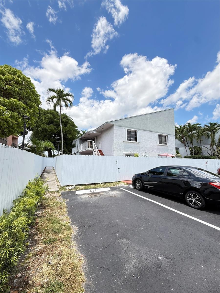 SOUTH LAKE VILLAS CONDO - Residential