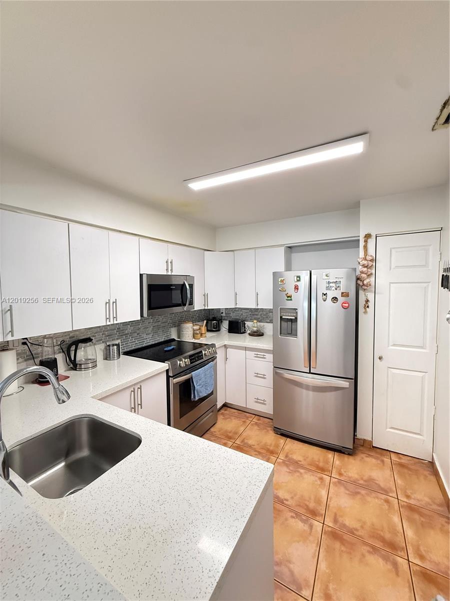 SOUTH LAKE VILLAS CONDO - Residential