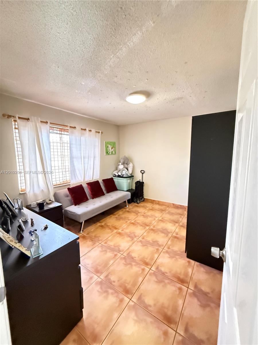 SOUTH LAKE VILLAS CONDO - Residential