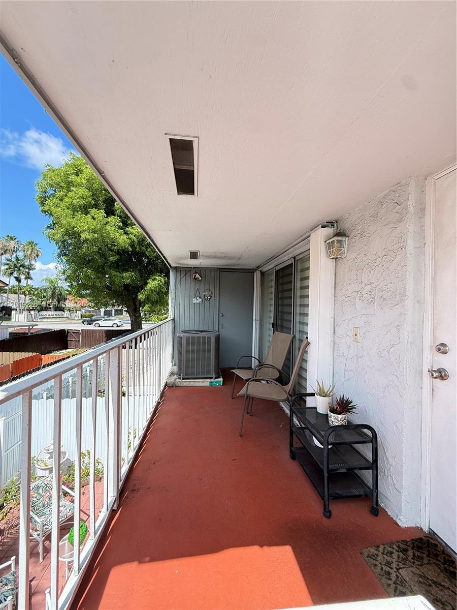 SOUTH LAKE VILLAS CONDO - Residential