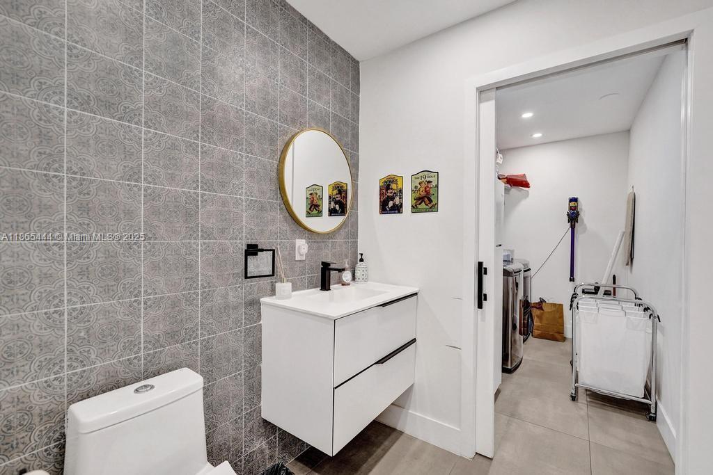 DAVIS ISLES SEC 5 - Residential