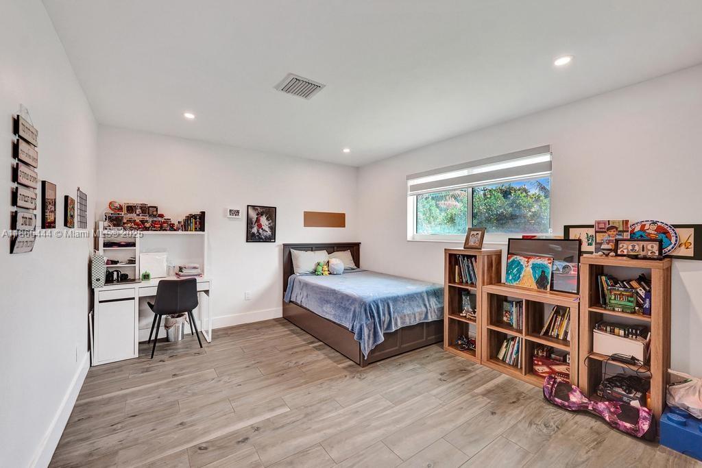 DAVIS ISLES SEC 5 - Residential