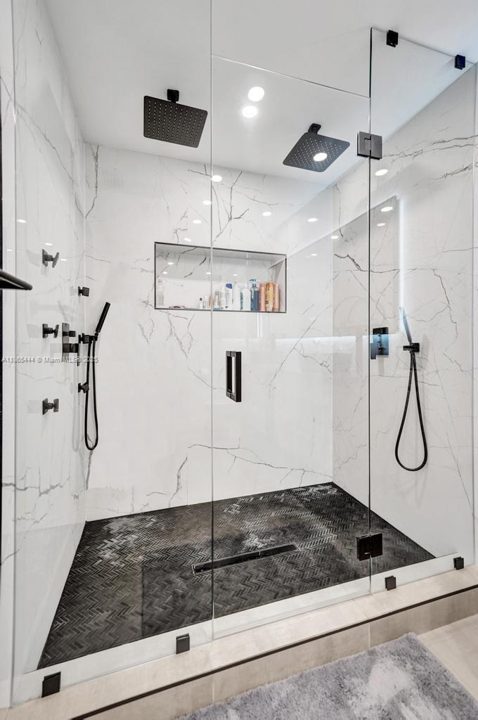 DAVIS ISLES SEC 5 - Residential