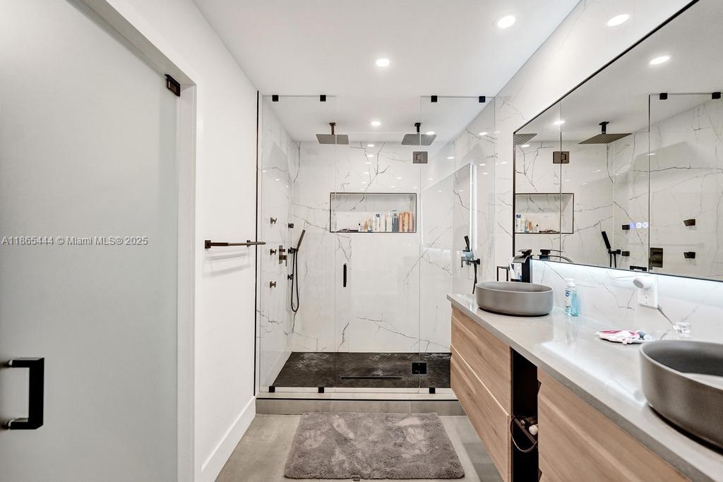 DAVIS ISLES SEC 5 - Residential