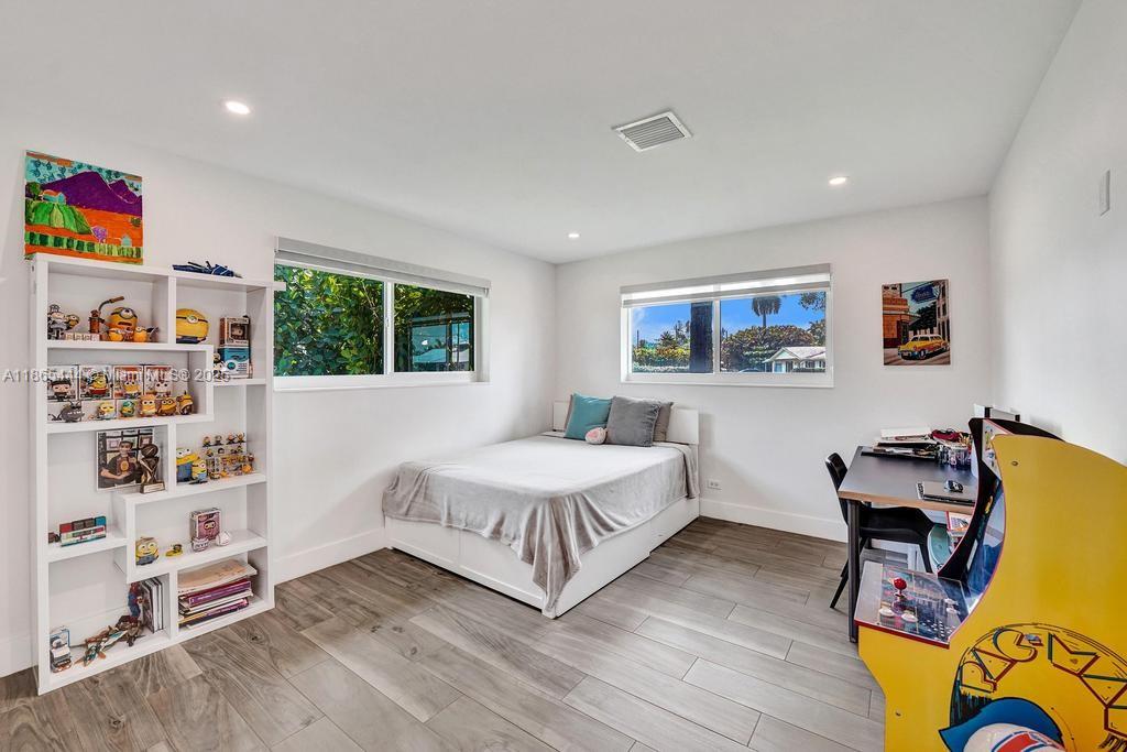 DAVIS ISLES SEC 5 - Residential