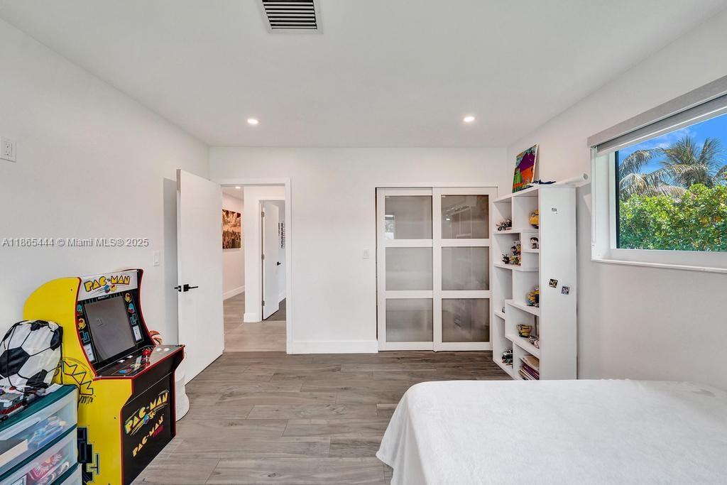 DAVIS ISLES SEC 5 - Residential