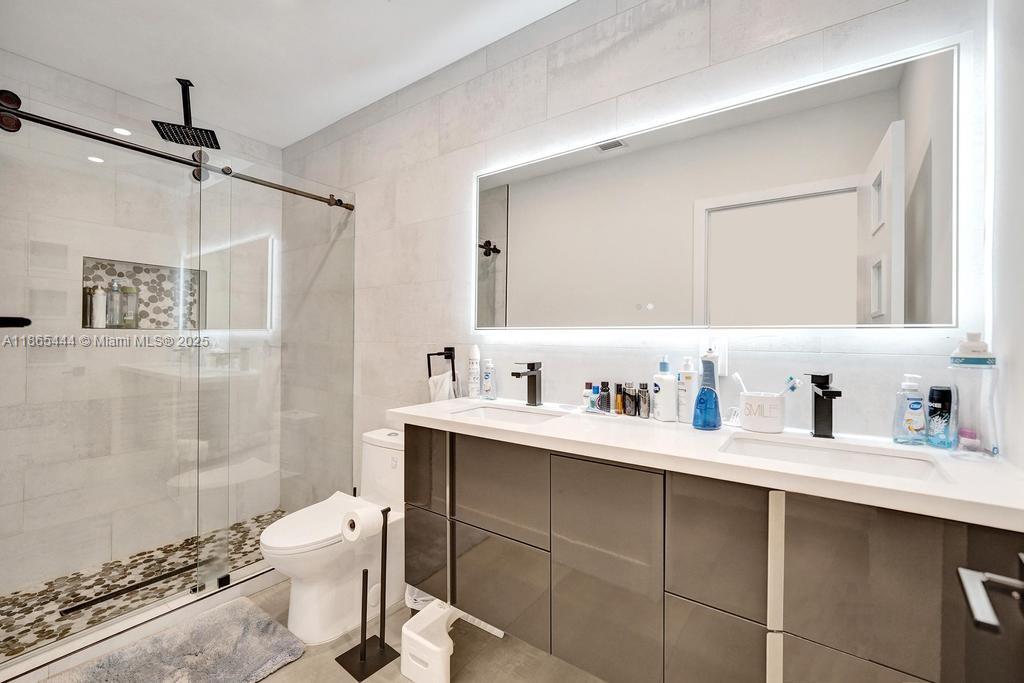 DAVIS ISLES SEC 5 - Residential