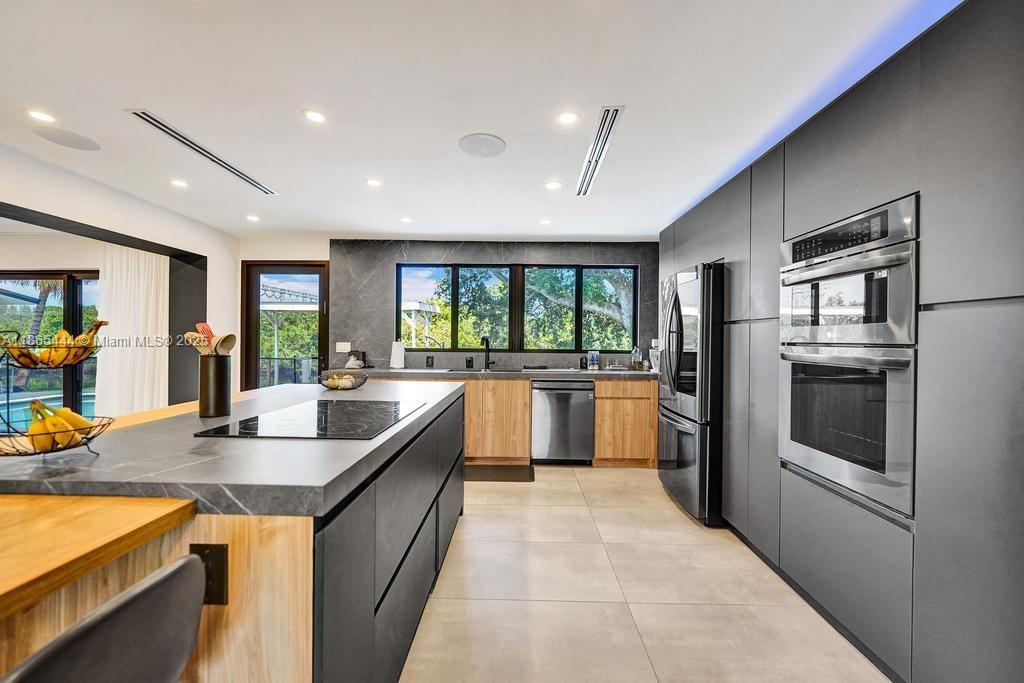 DAVIS ISLES SEC 5 - Residential