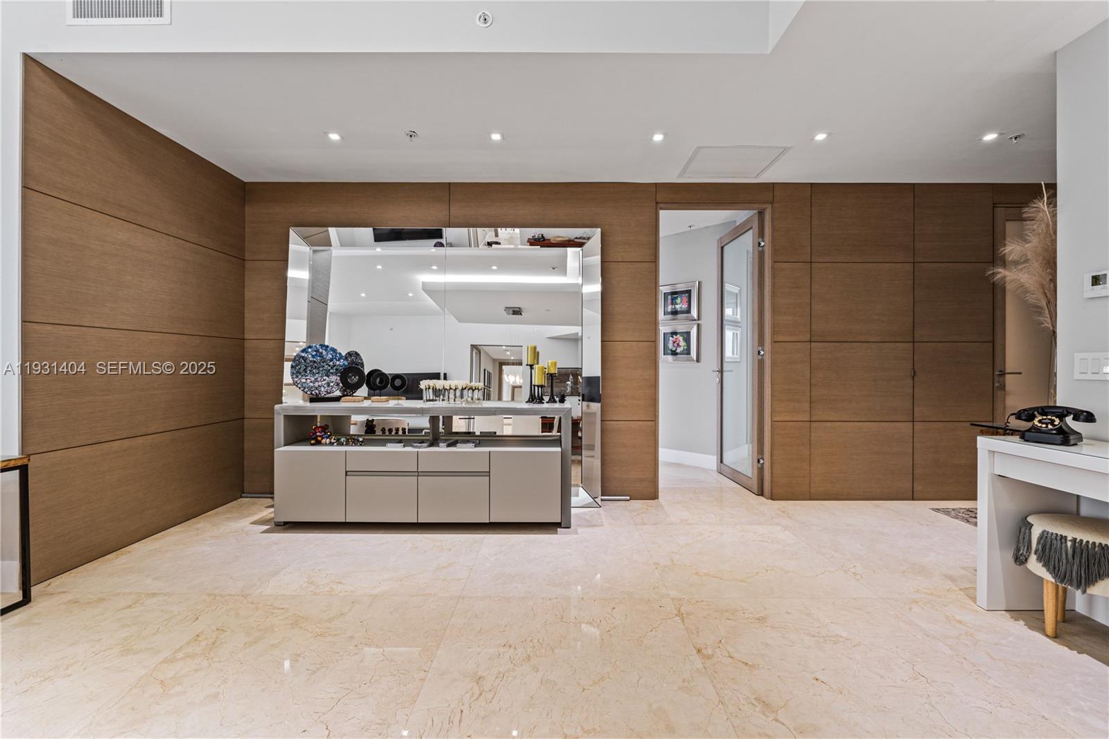 MARINA PALMS RESIDENCES N - Residential