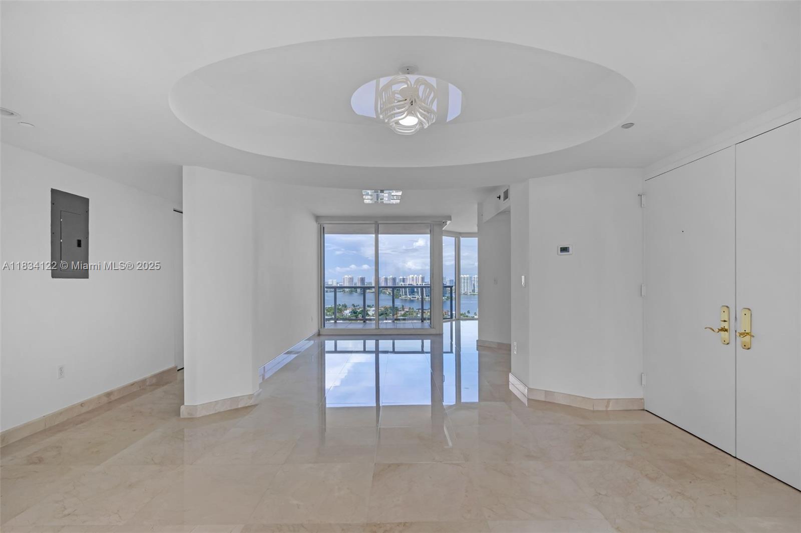 19333 Collins Ave 2703