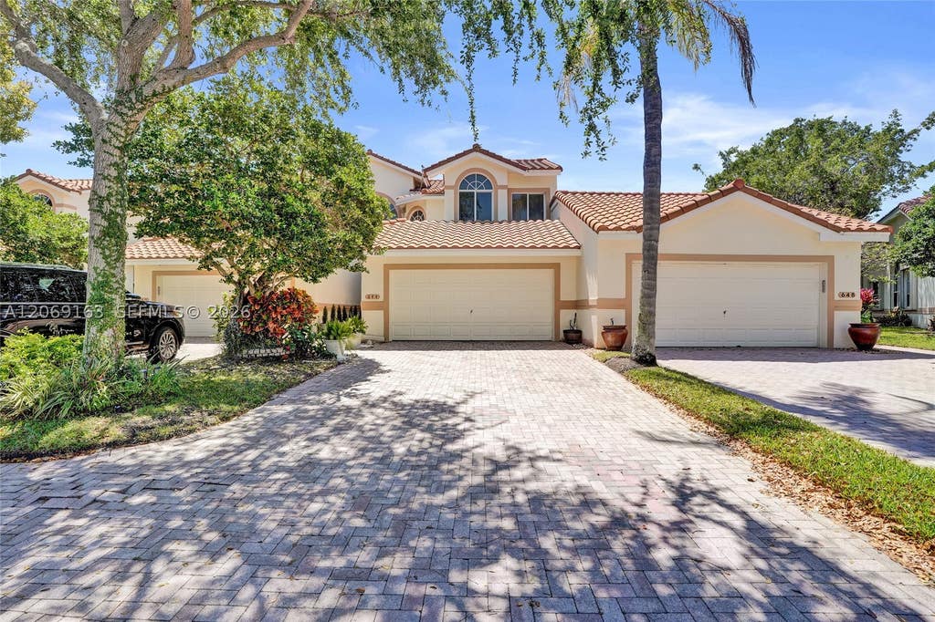 Photo of 644 W Palm Aire Dr #644, Pompano Beach, FL 33069 (MLS # A12069163)