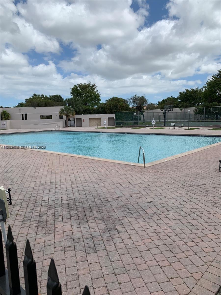 HORIZONS WEST CONDO #8 - Residential Lease