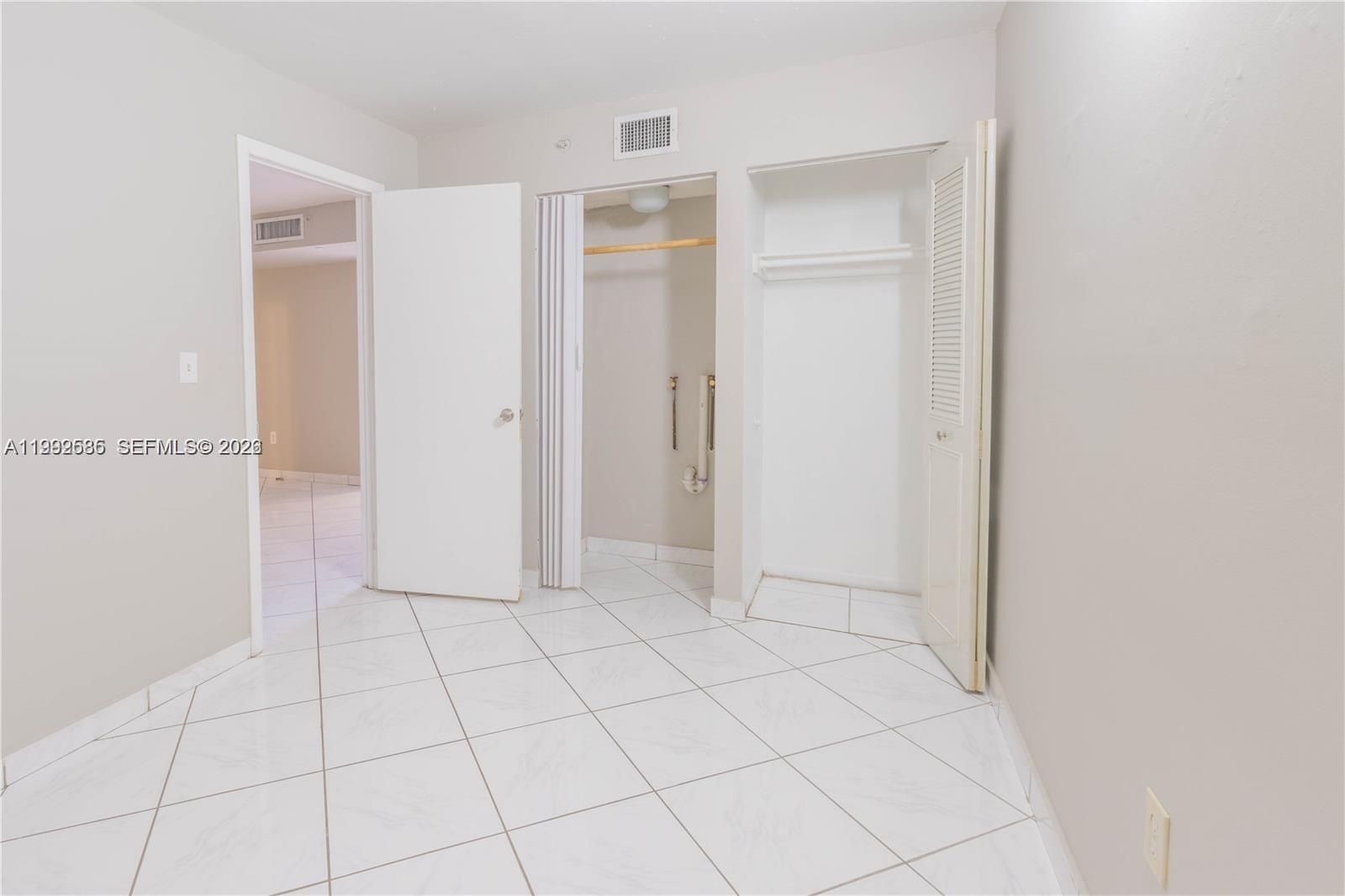HORIZONS WEST CONDO #8 - Residential Lease