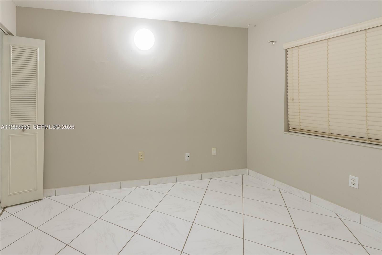 HORIZONS WEST CONDO #8 - Residential Lease