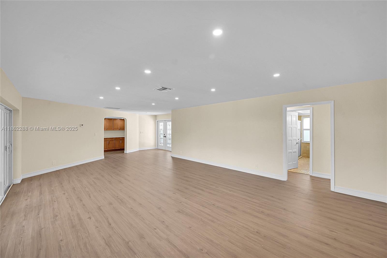 ATLANTIS CITY OF 12 - Residential