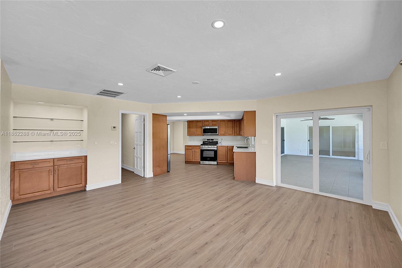 ATLANTIS CITY OF 12 - Residential