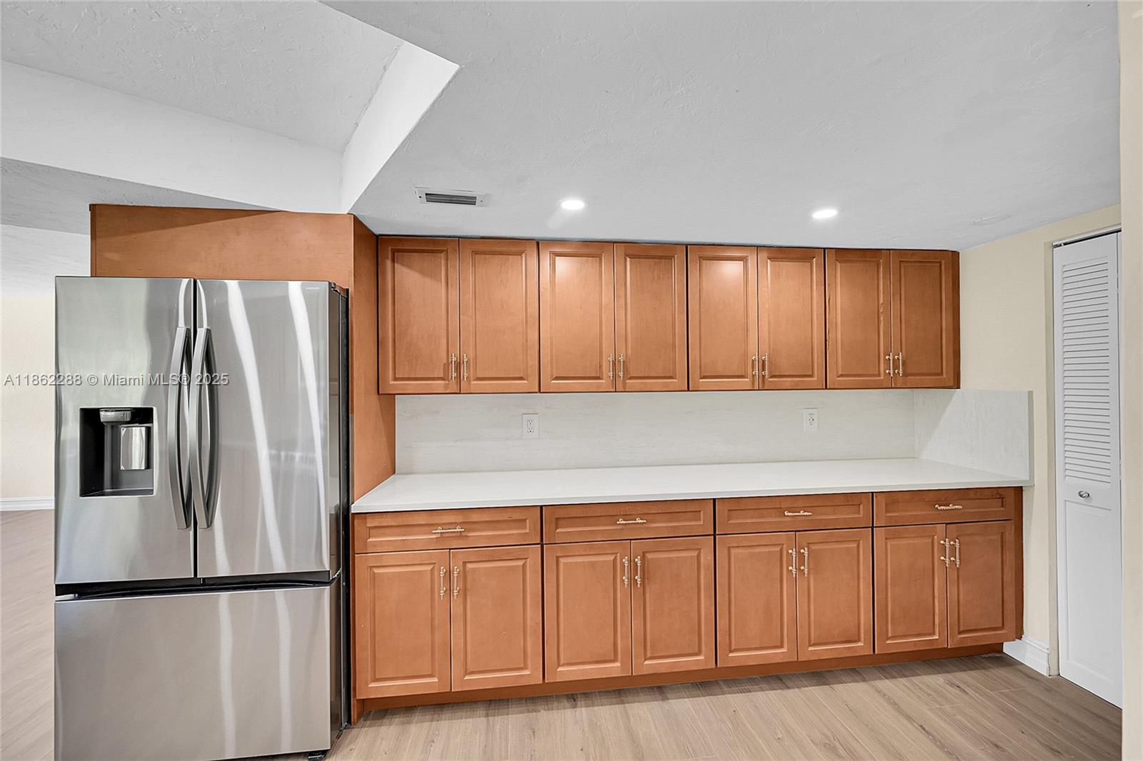 ATLANTIS CITY OF 12 - Residential