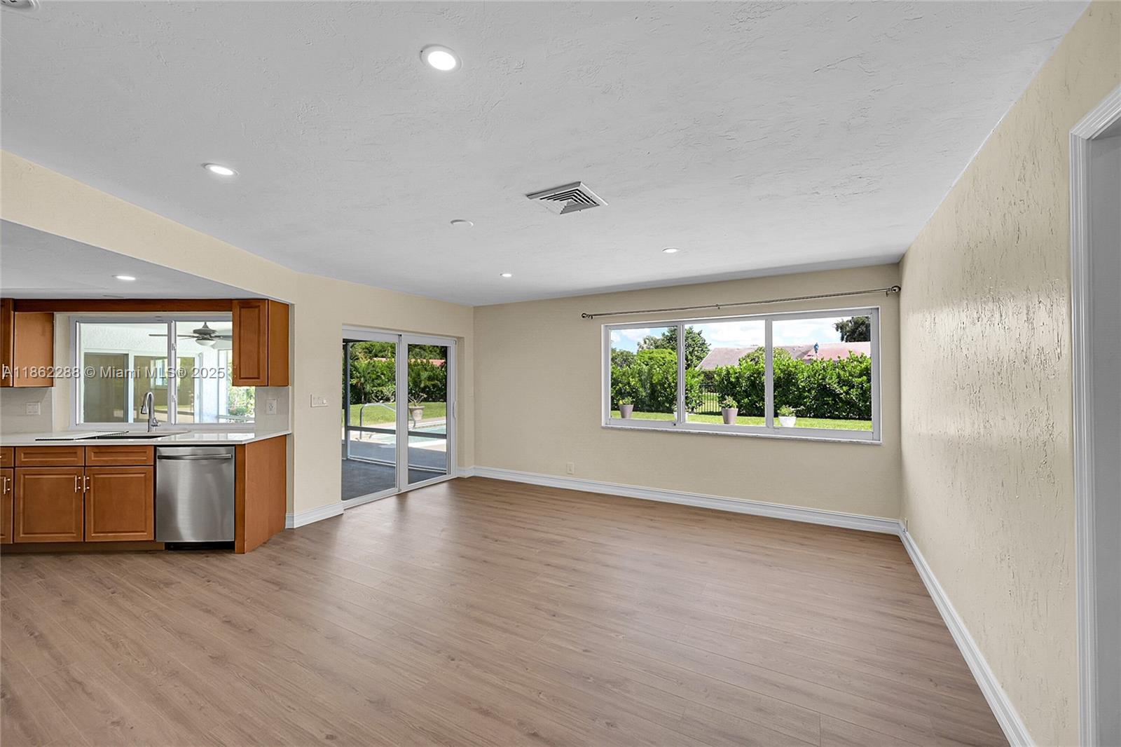 ATLANTIS CITY OF 12 - Residential