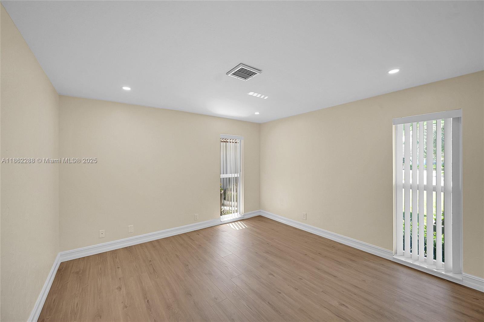 ATLANTIS CITY OF 12 - Residential