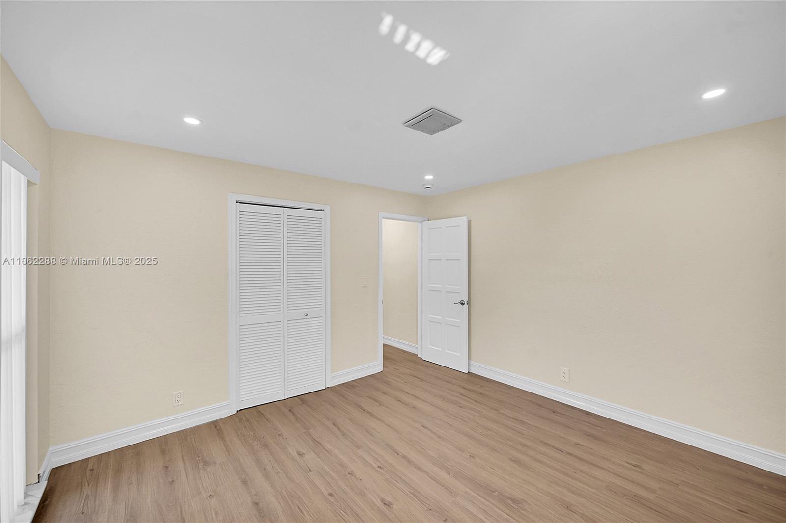 ATLANTIS CITY OF 12 - Residential