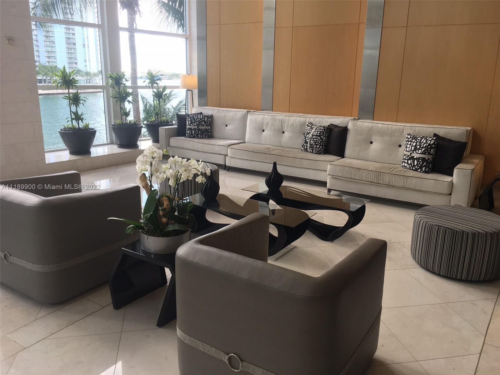 CARBONELL CONDO - Residential