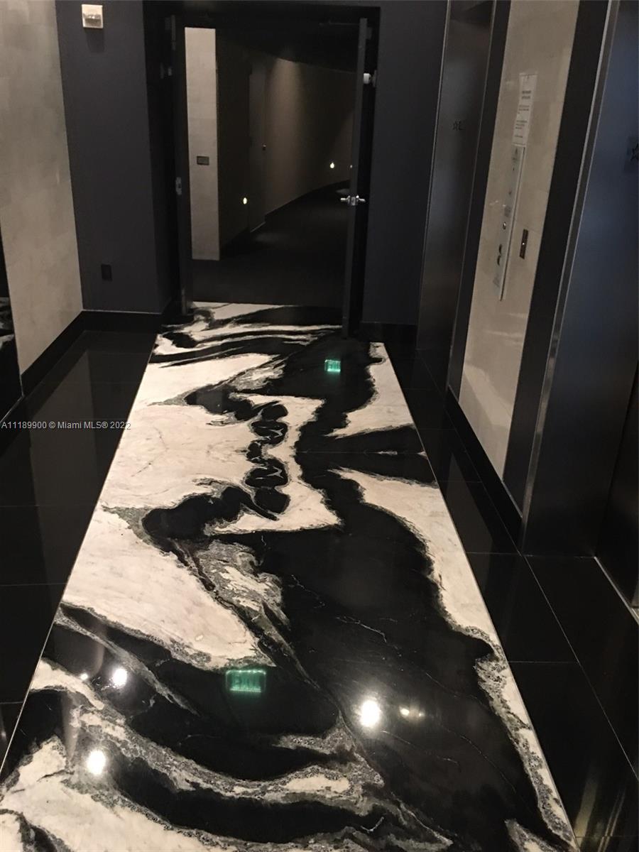 CARBONELL CONDO - Residential