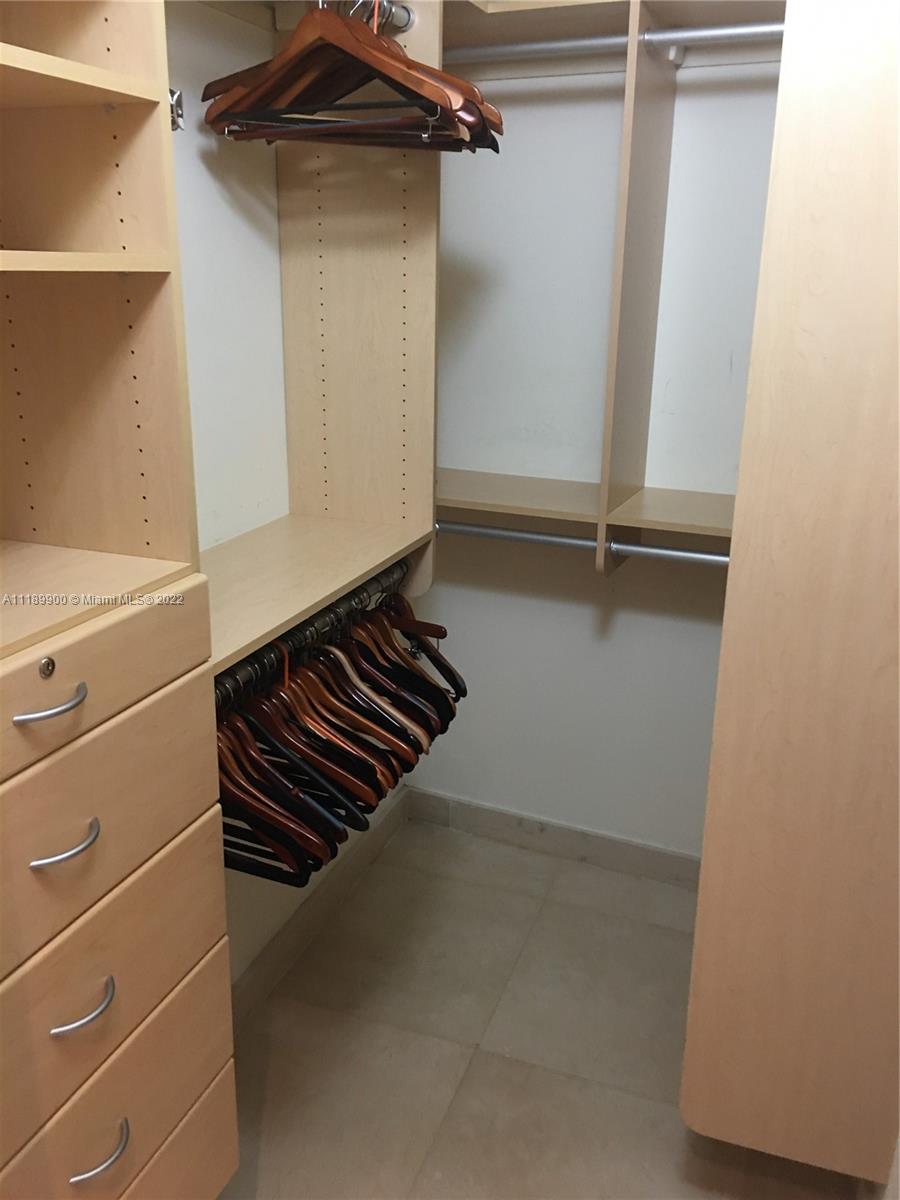 CARBONELL CONDO - Residential