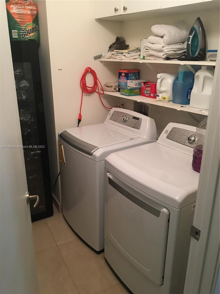 CARBONELL CONDO - Residential