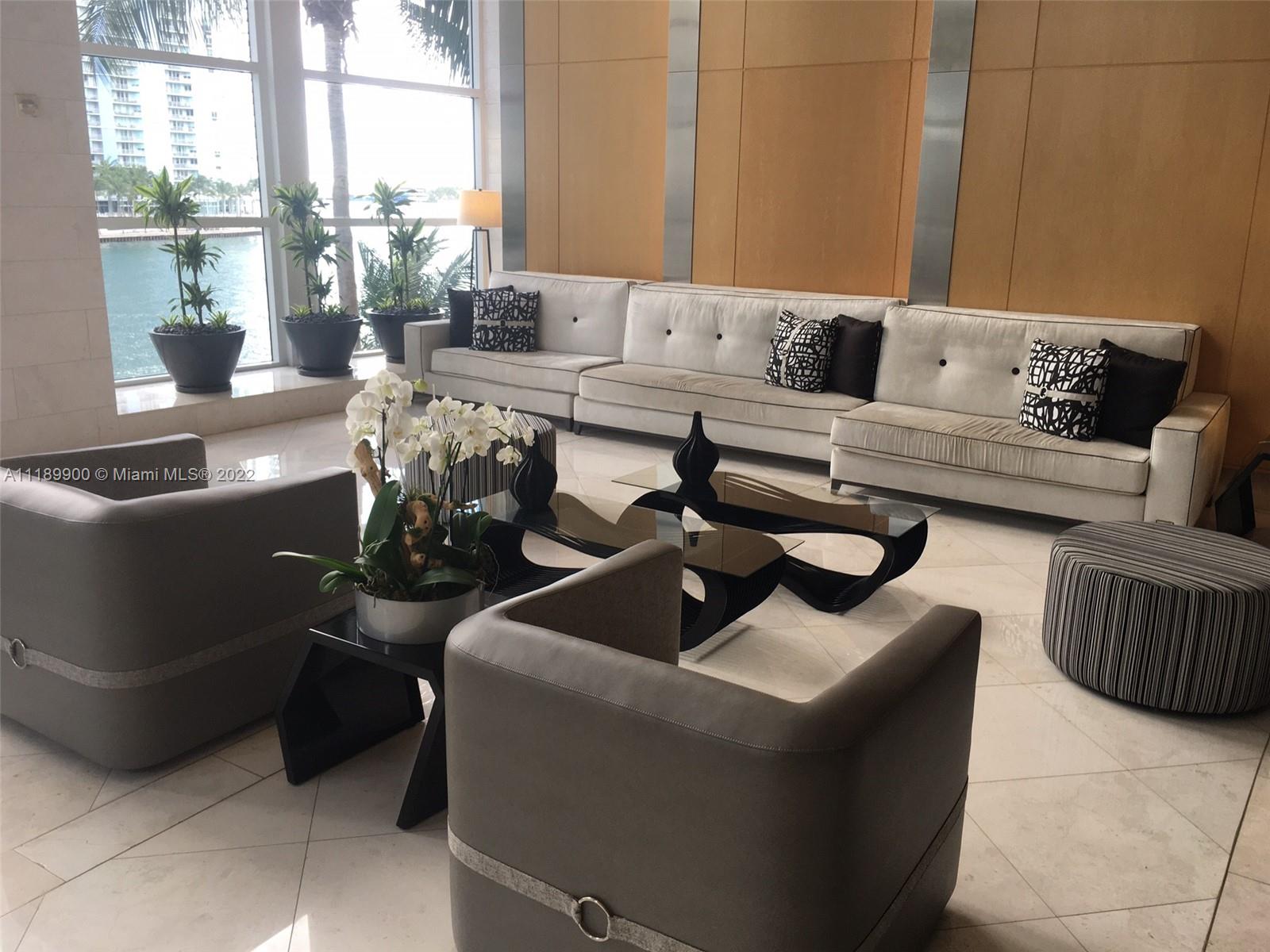 CARBONELL CONDO - Residential