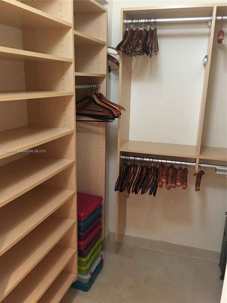 CARBONELL CONDO - Residential