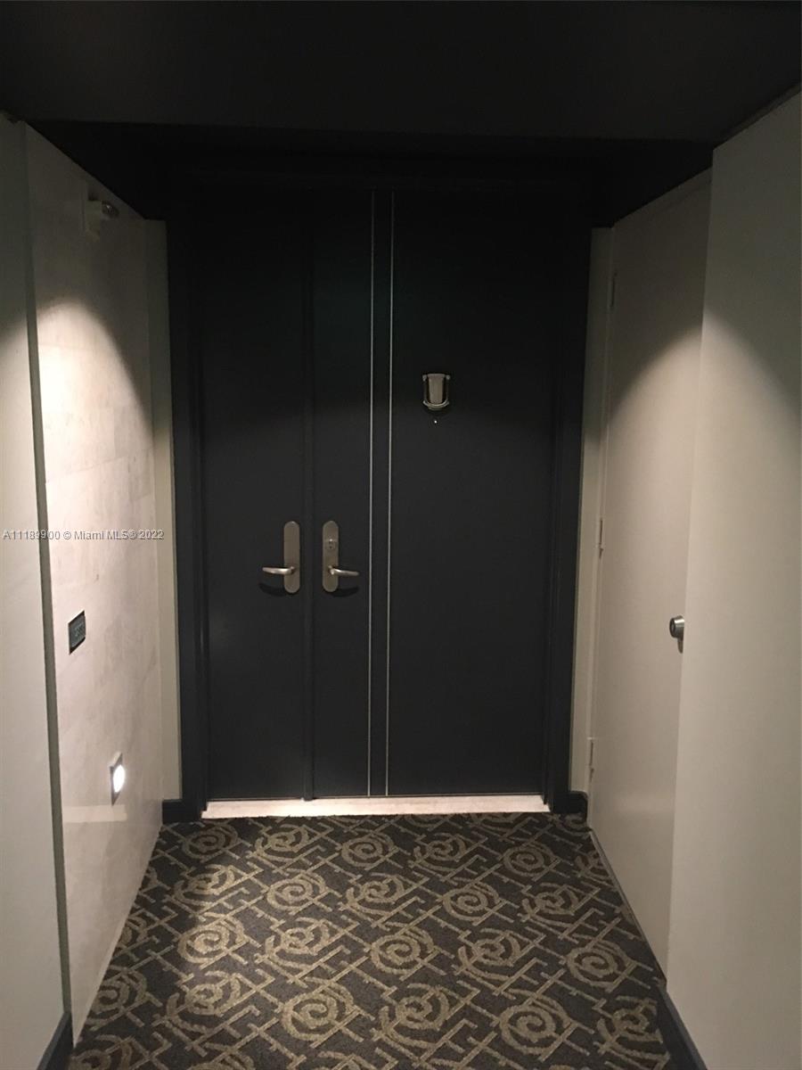 CARBONELL CONDO - Residential