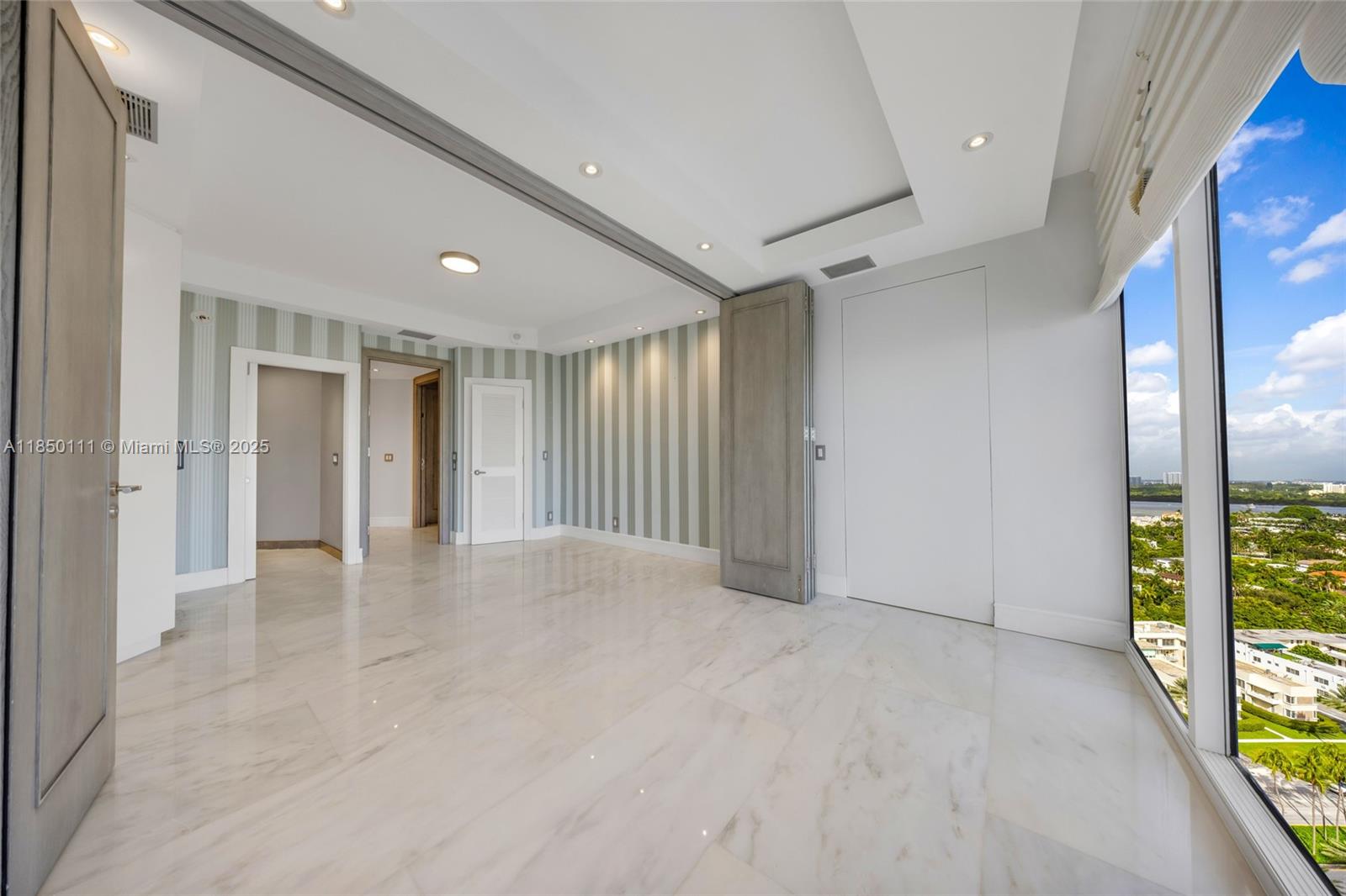 BALMORAL CONDO - Residential