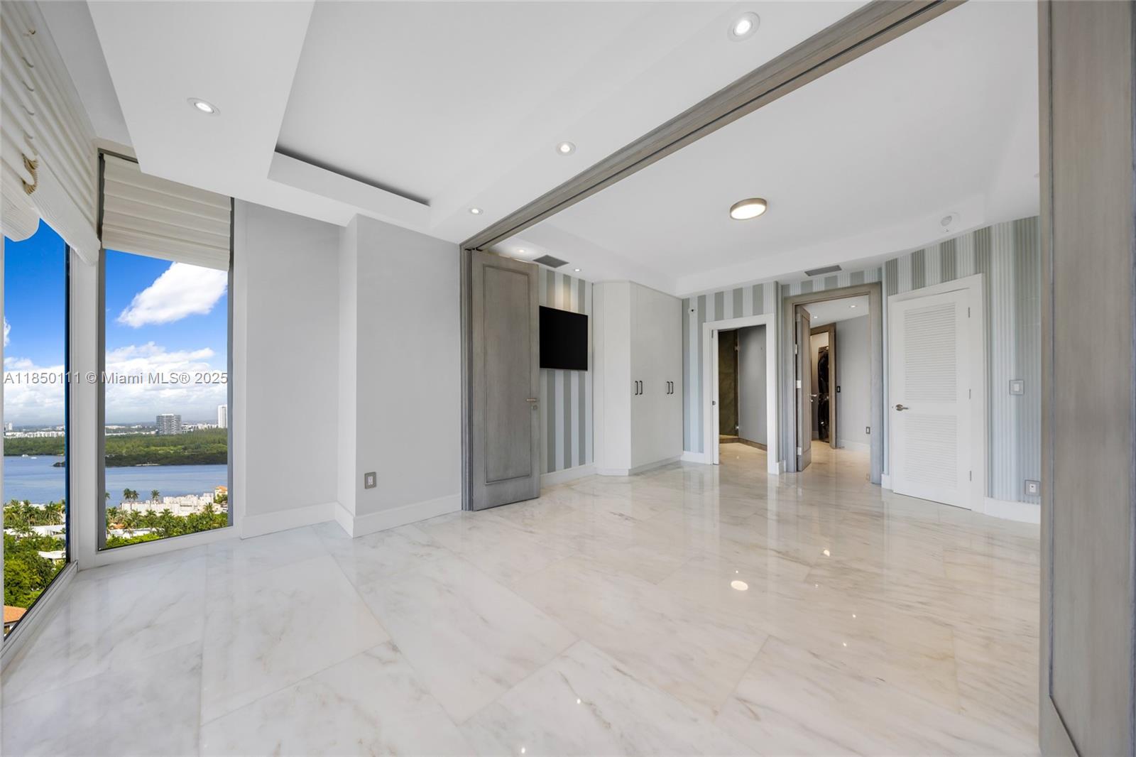 BALMORAL CONDO - Residential