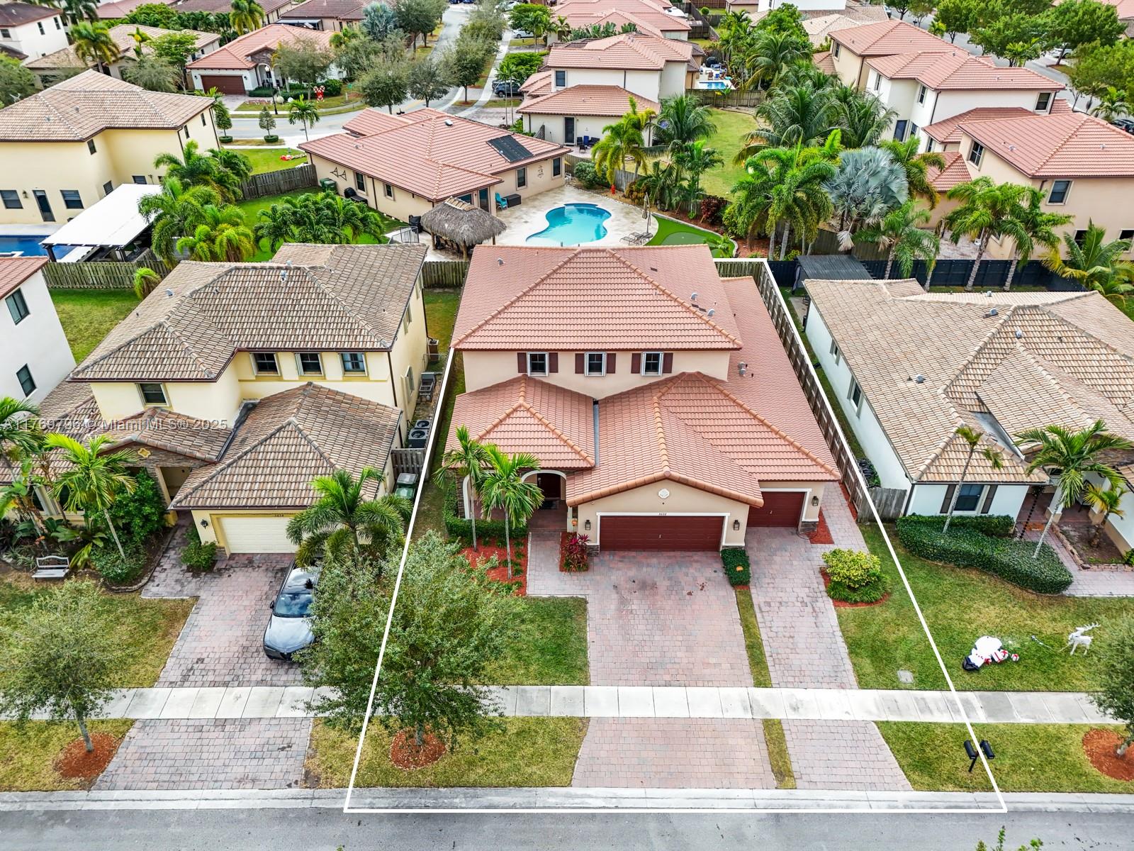 Property for Sale at 3626 Se 1st St, Homestead, Miami-Dade County, Florida - Bedrooms: 5 
Bathrooms: 4  - $650,000