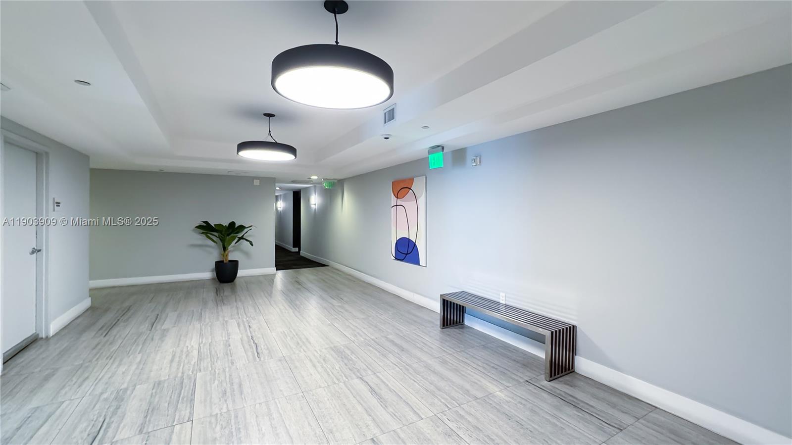 HOLLYWOOD STATION RES CON - Residential Lease