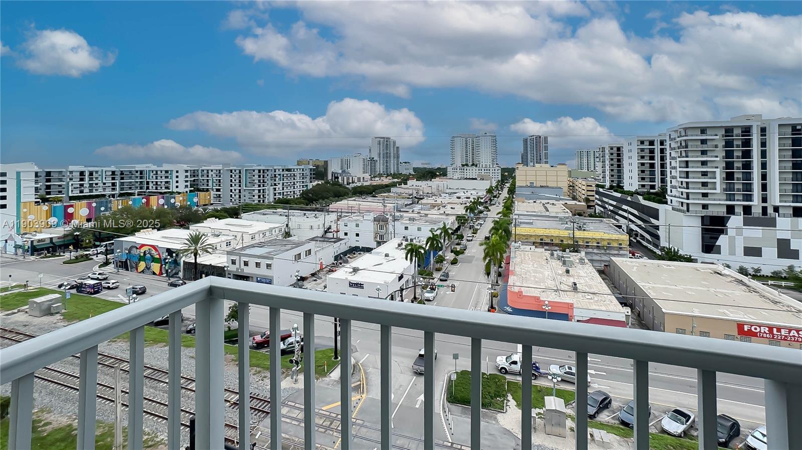 HOLLYWOOD STATION RES CON - Residential Lease