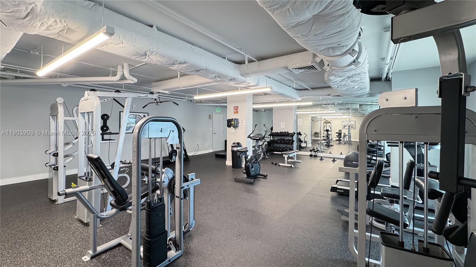 HOLLYWOOD STATION RES CON - Residential Lease