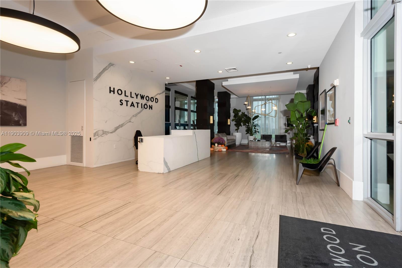 HOLLYWOOD STATION RES CON - Residential Lease