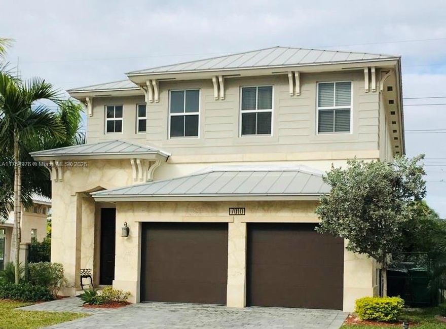 Spectacular Single family home, enclosure community. 4 bedrooms, 3 full baths. 1 bedroom downstairs. Marble floor, wood floor. Open kitchen with granite countertops, stainless steel appliances. Breakfast area and family room. Formal dining and living. Double garage. Premium lot , gazebo to enjoy the outdoors.
Community with a lot of amenities .
Easy to show.