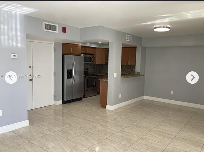 INTERNATIONAL PARK I COND - Residential