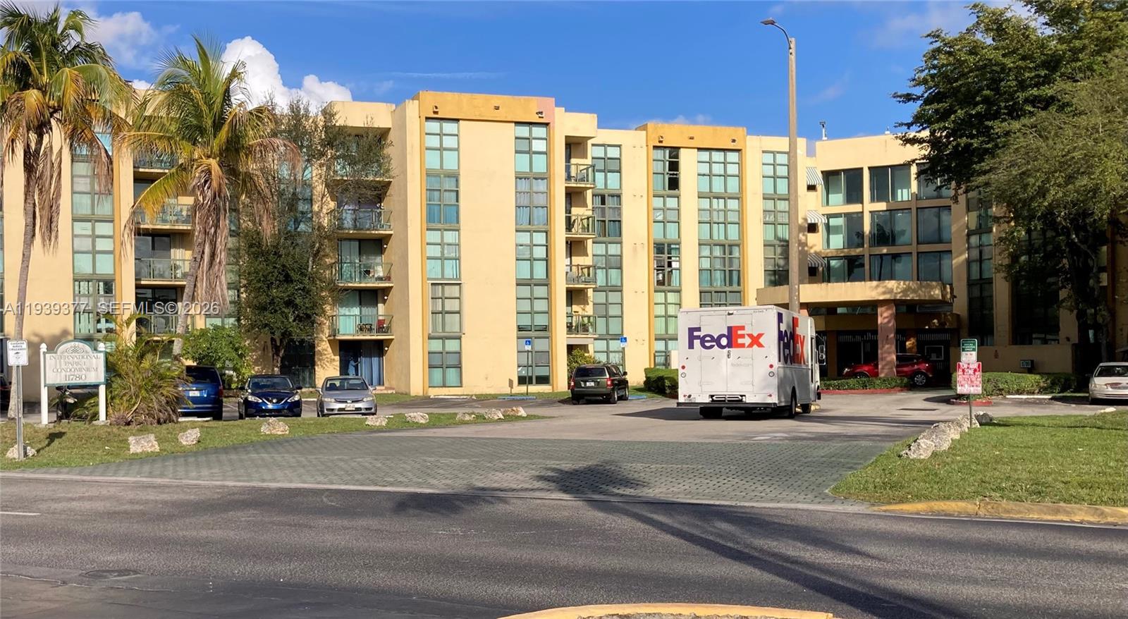 INTERNATIONAL PARK I COND - Residential